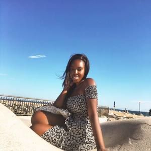 Meet your Posher, Danica